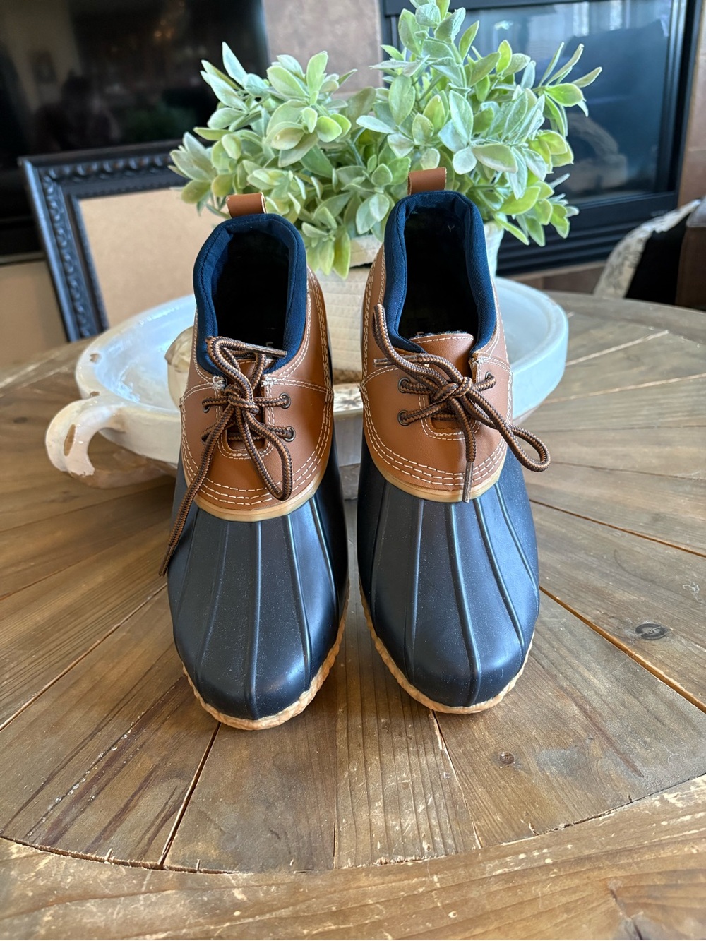 Women’s  Brown and Navy Blue Duck Boots - Casual Waterproof Comfort. Size 9.